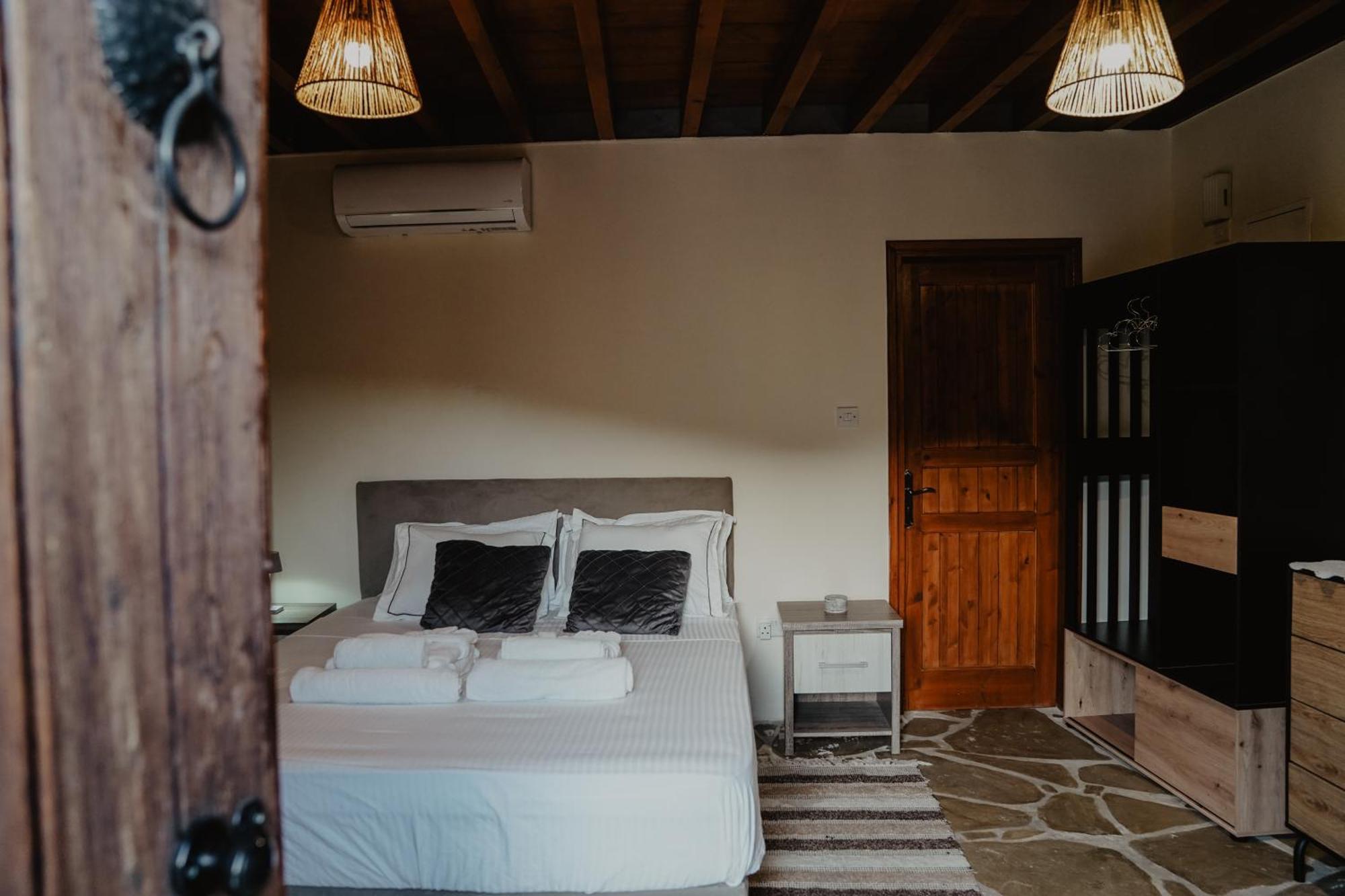 The Stonehouse Suites With Private Bath Spas Limassol Exterior photo