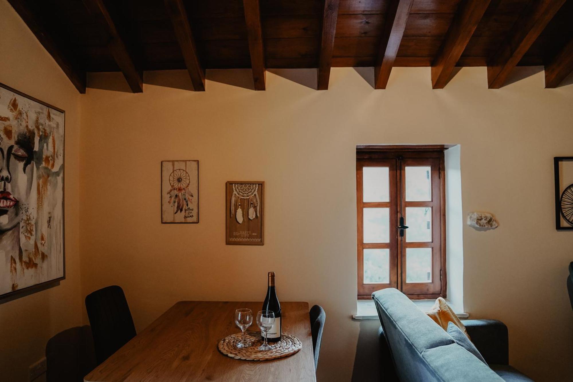 The Stonehouse Suites With Private Bath Spas Limassol Room photo